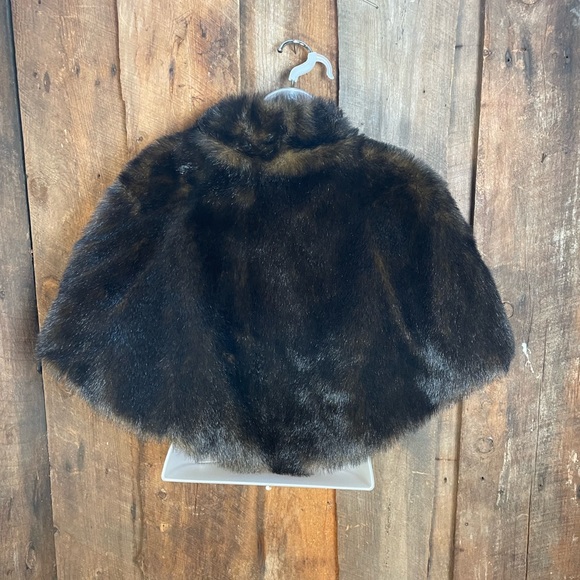 Moda International Faux Fur Shrug - NWT - size small - Picture 6 of 9
